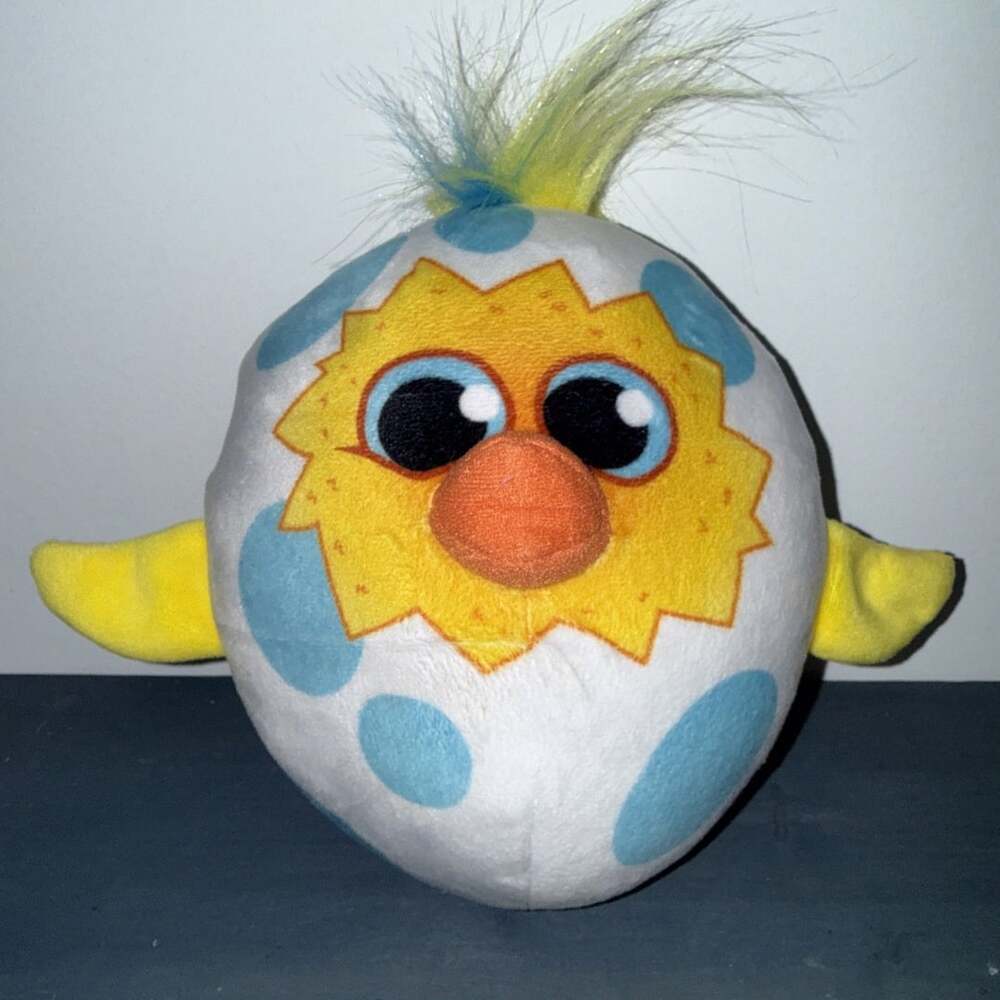 Extreme Egg Toss by Move2Play Hatching Chick Plush Ball Toss Game, Works